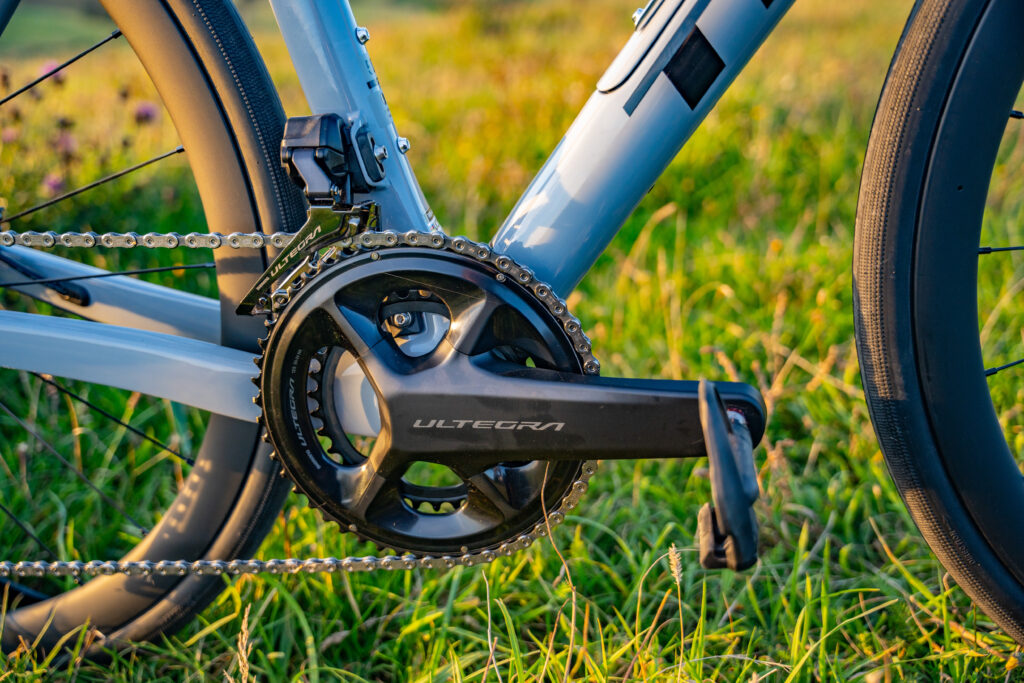 A close up of the Shimano Ultegra front chain rings on the Trek Domane SL 7